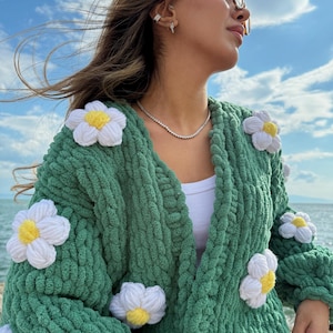 Handmade Green Puffy Knit Cardigan with 3D Daisy Flowers – Cozy Cottagecore Gift for Spring or Mother's Day